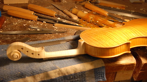 Violin Maker's Wife: Varnishing, Between Artisanship, Science and Myth