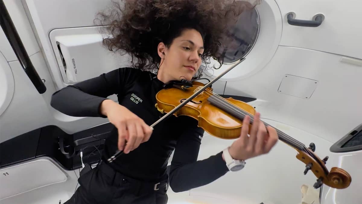 Astronaut-Violinist Sarah Gillis Performs from Space with Music Students on Earth